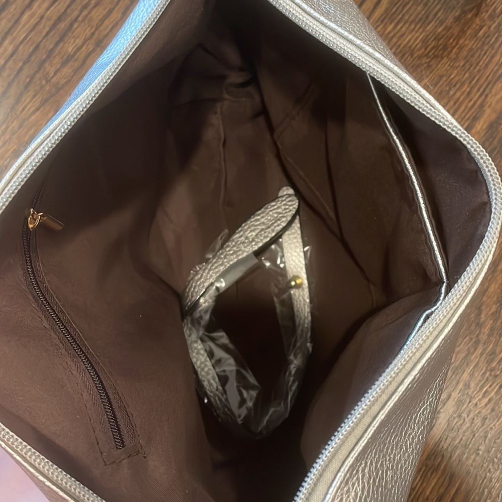 Silver bag! - Picture 3 of 3